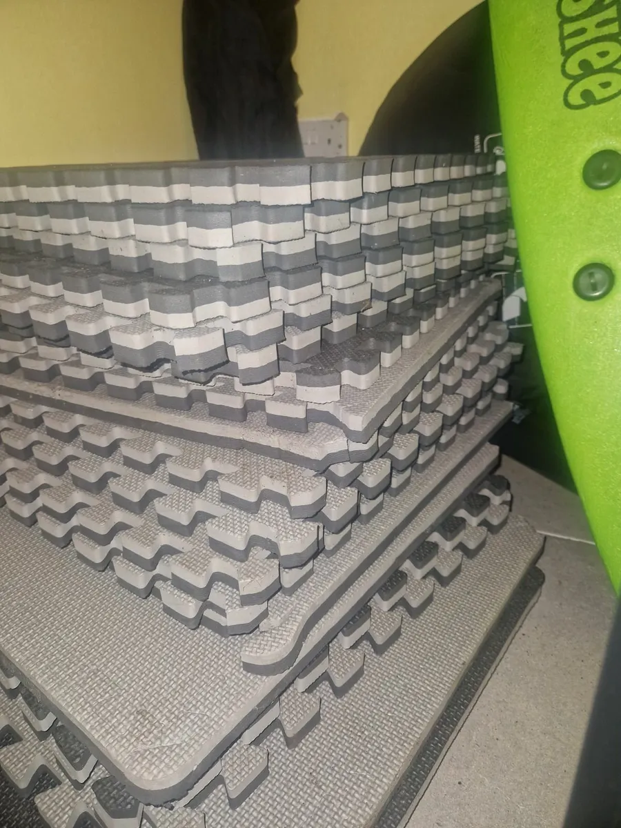 Artificial grass and matts - Image 2