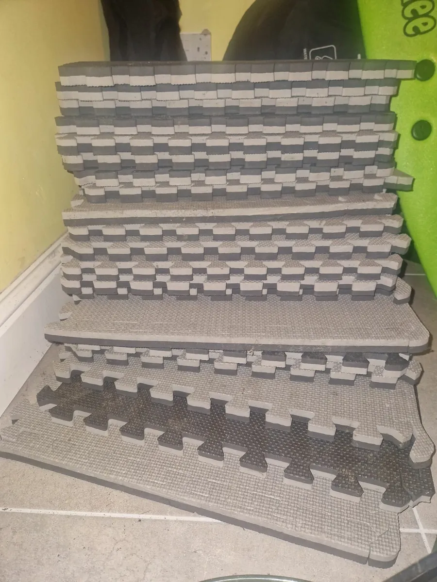 Artificial grass and matts - Image 3