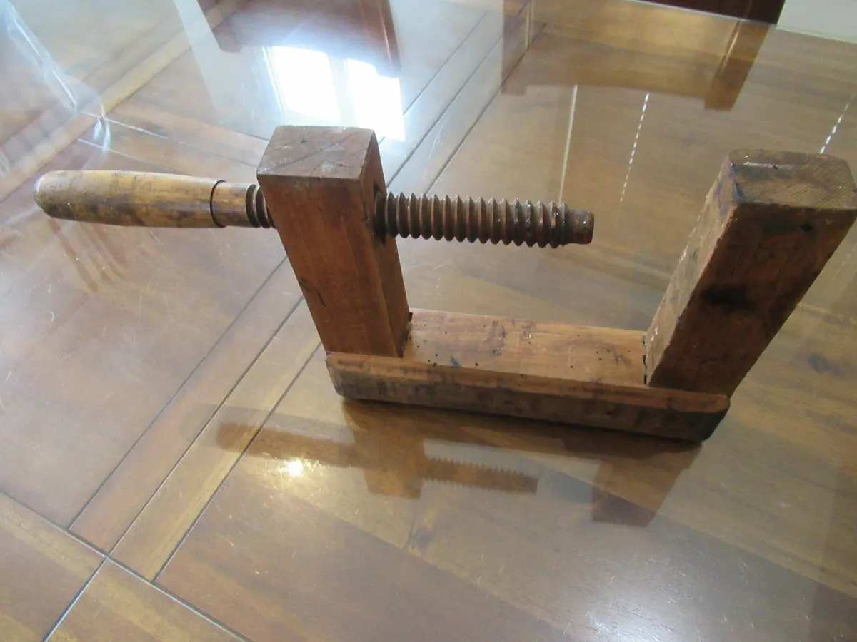 antique vintage TOOLS CLAMP wood cottage pub  cave - Image 2
