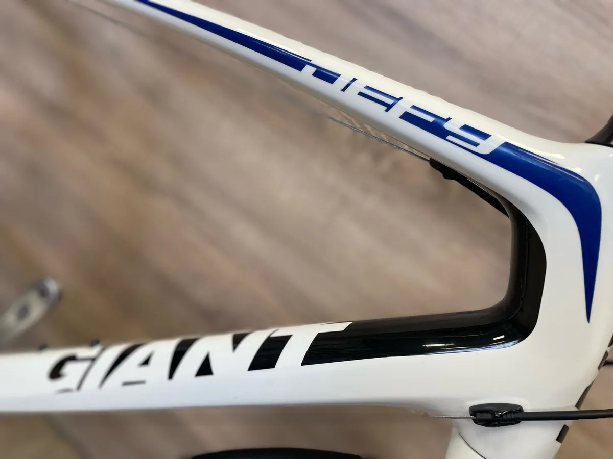 Giant composite 3 (like new) - Image 4