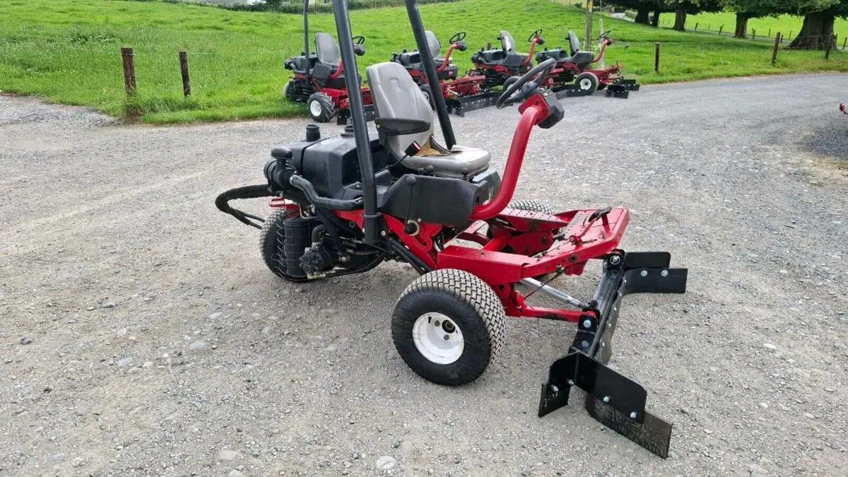 Yard scrapers - Image 1