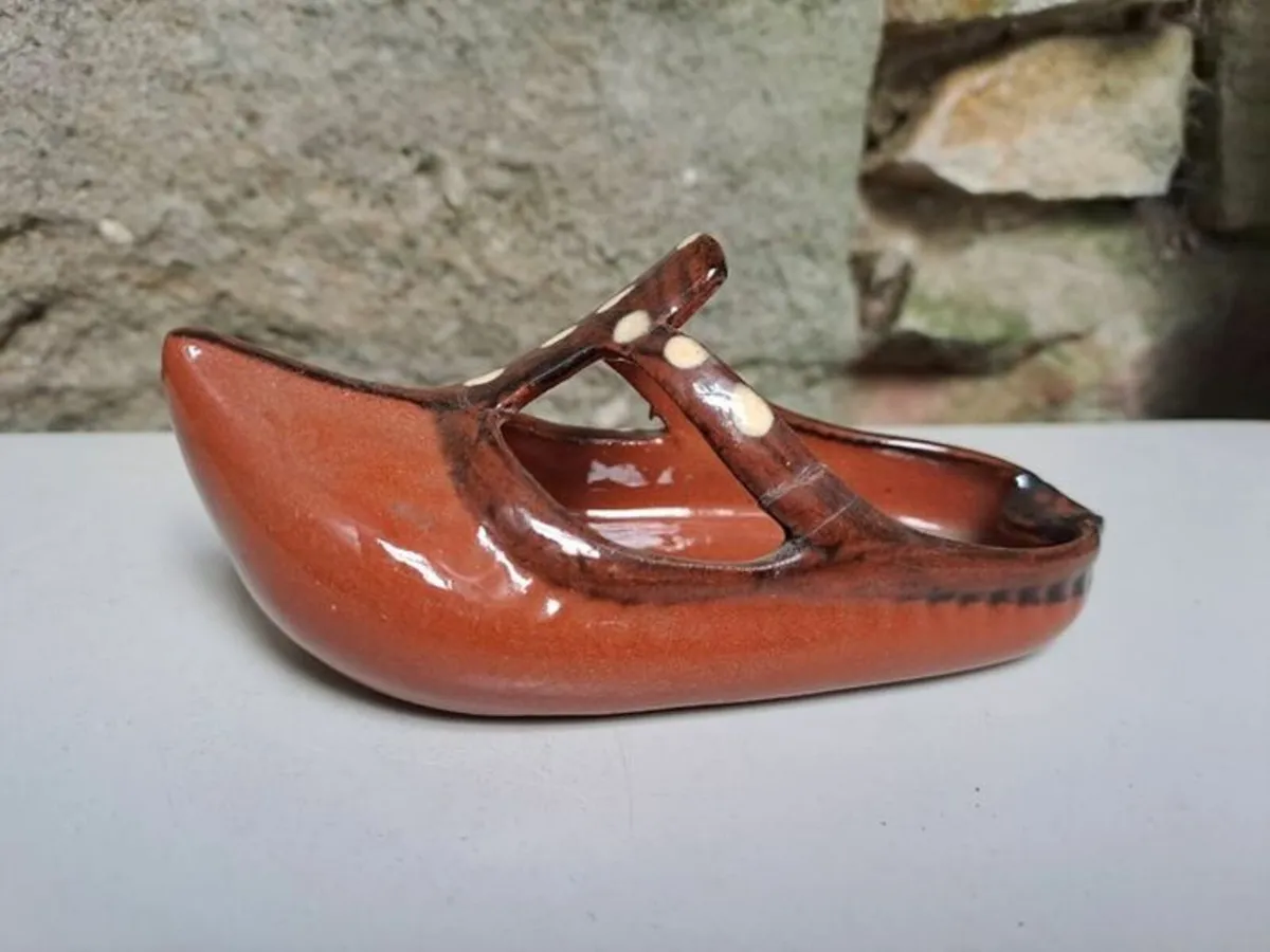Bulgarian shoe shaped ashtray - Image 1