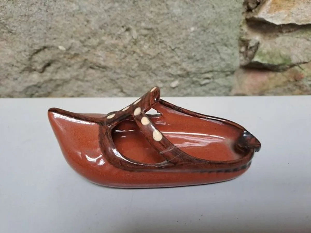 Bulgarian shoe shaped ashtray - Image 2
