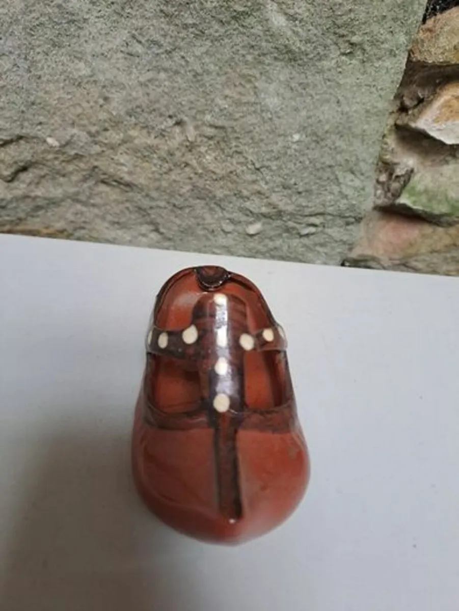 Bulgarian shoe shaped ashtray - Image 3