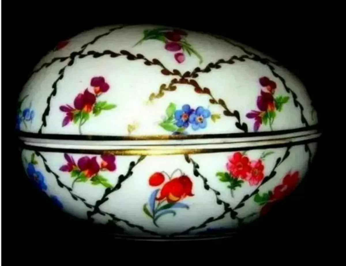 Vintage Porcelain Egg Trinket Box - Image 1