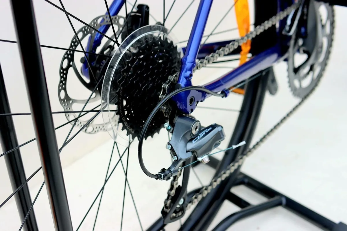 Trek DOMANE 2 race road Bike (like new) - Image 4