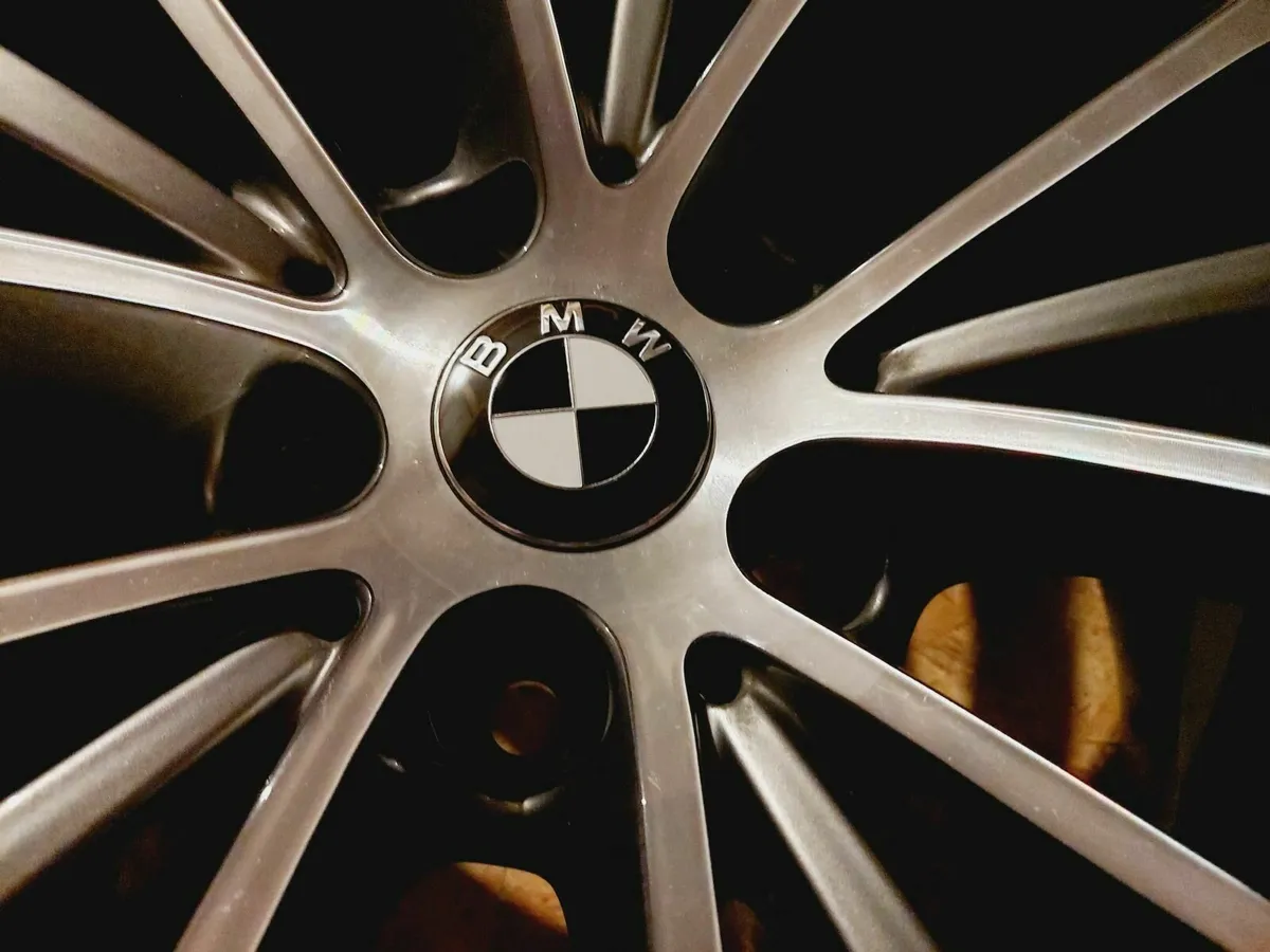 BMW Black Centre Caps (56mm) FREE POST - Image 4