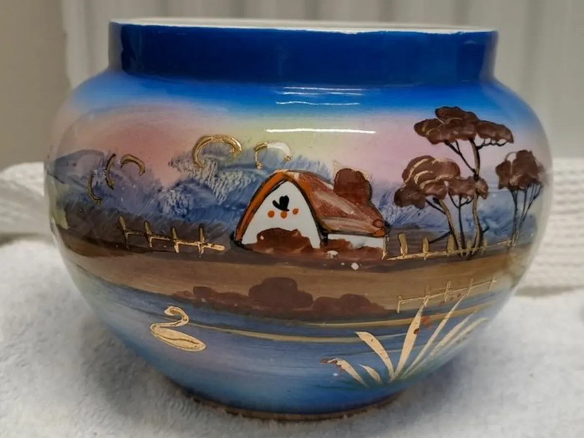 Painted gold and blue pot - Image 1