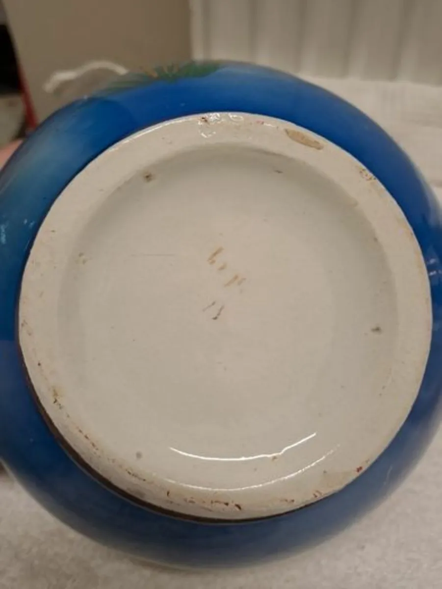 Painted gold and blue pot - Image 3