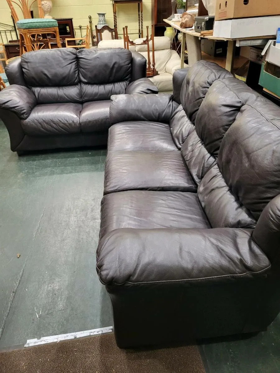 Super 3+2 italian leather suite - Image 2