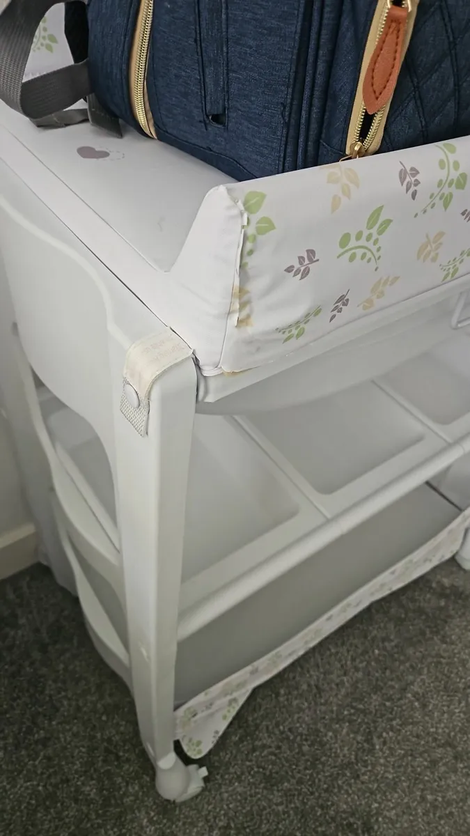***FREE***Baby Changing Unit + Bath - Image 2