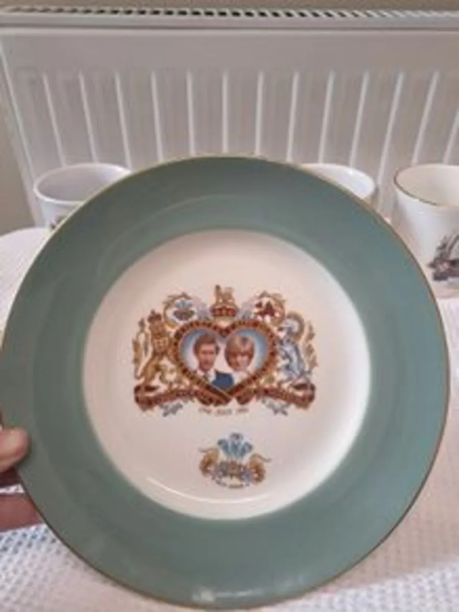 Charles and Diana Commemorative plate no 1 - Image 1