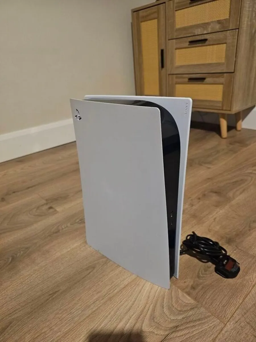 PS5 (Read Description) - Image 1