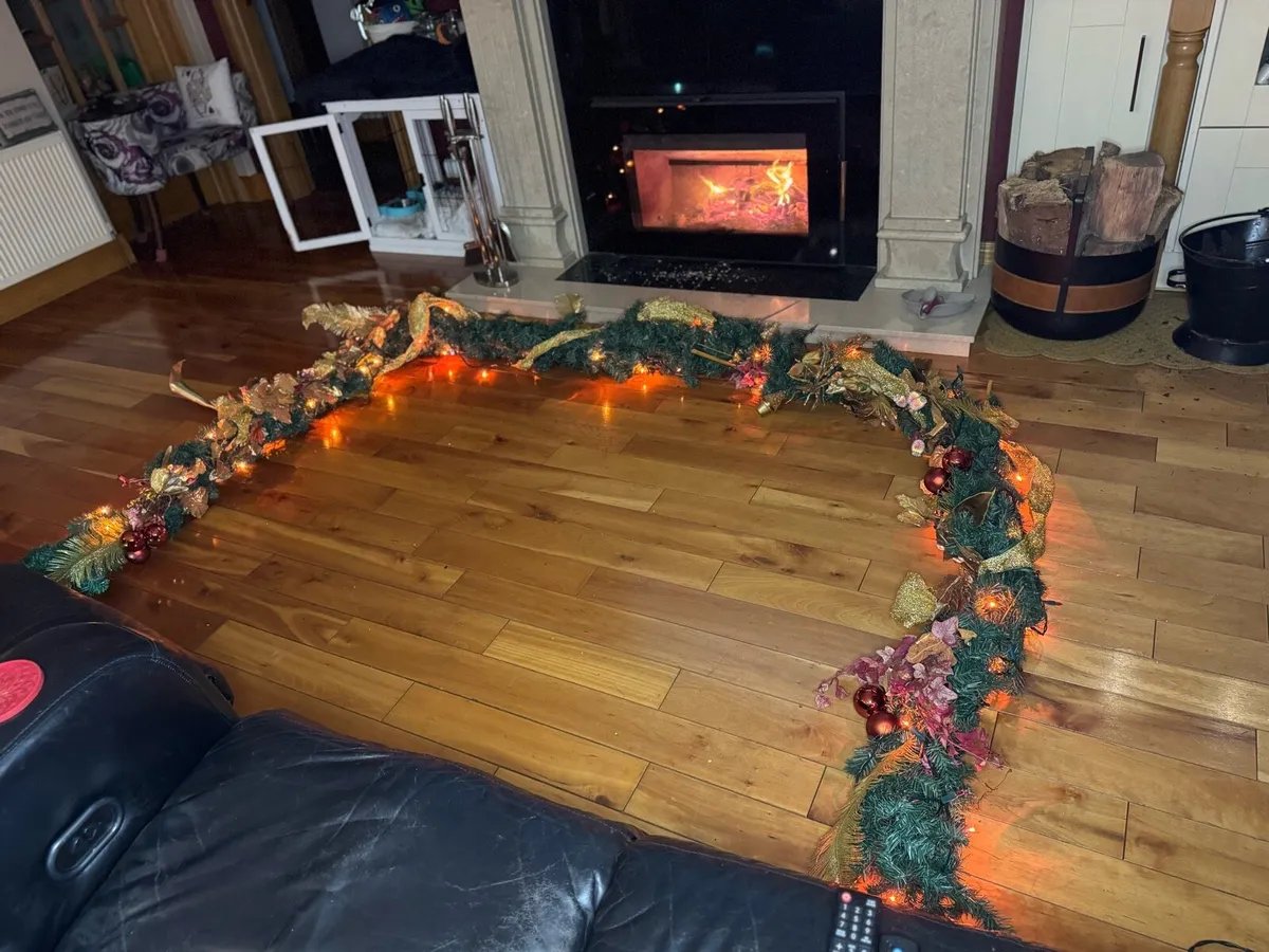Christmas lighted garland decoration - Image 2