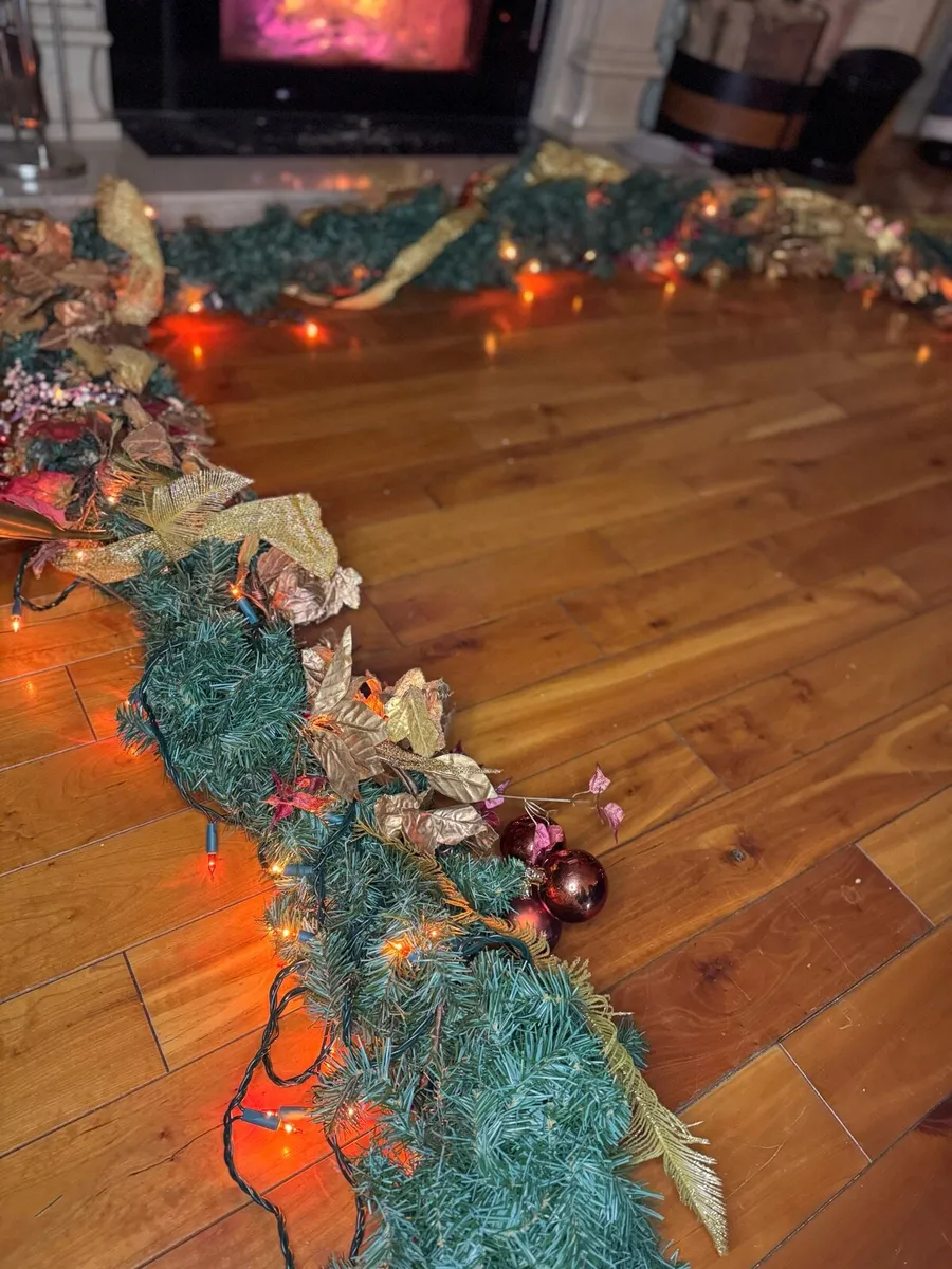 Christmas lighted garland decoration - Image 4