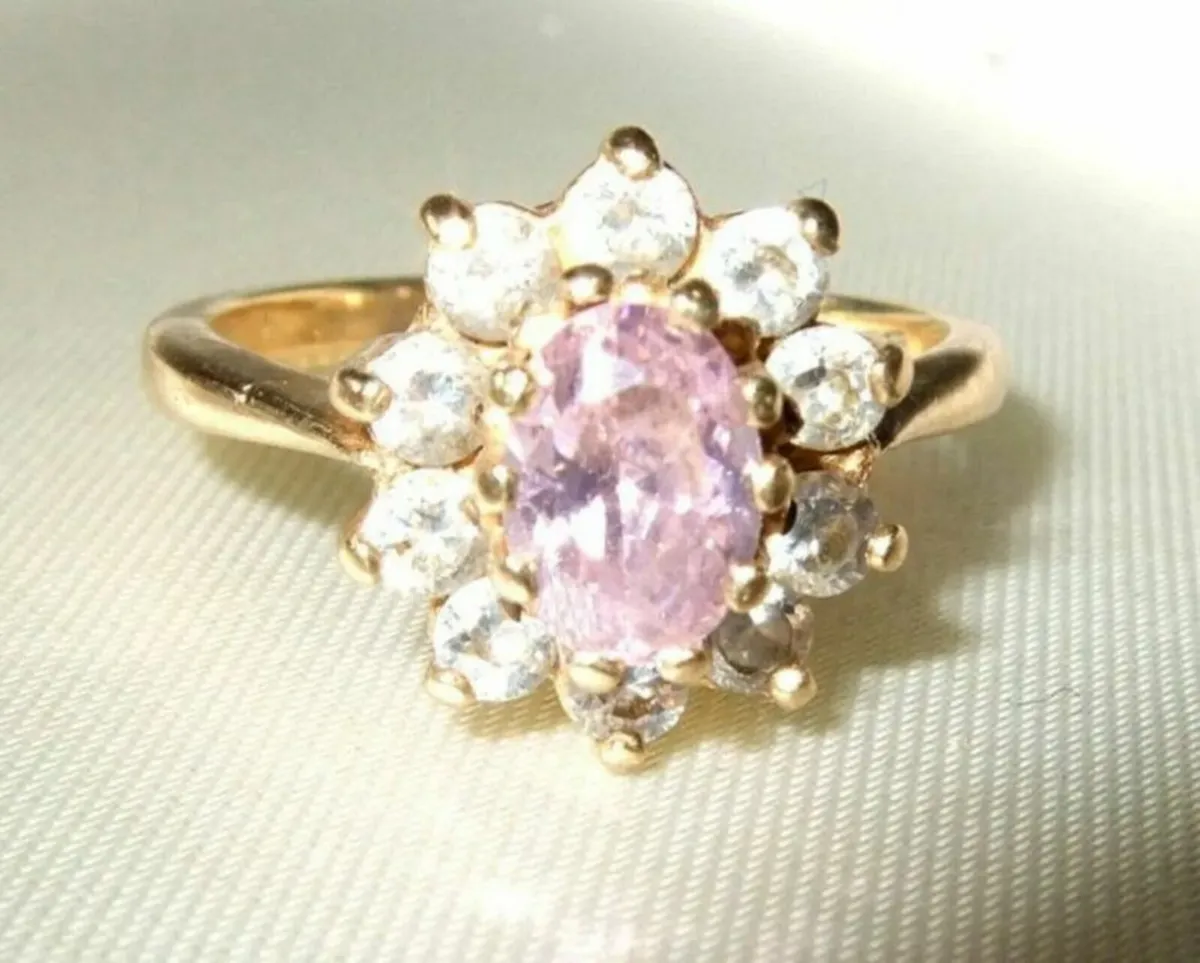 Vintage 9ct Gold Hallmarked Pink/White Cluster - Image 4