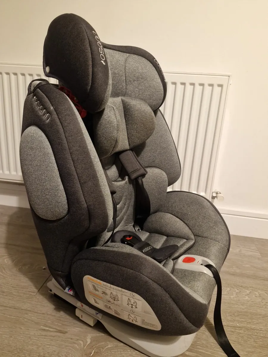Childrens carseat - Image 3