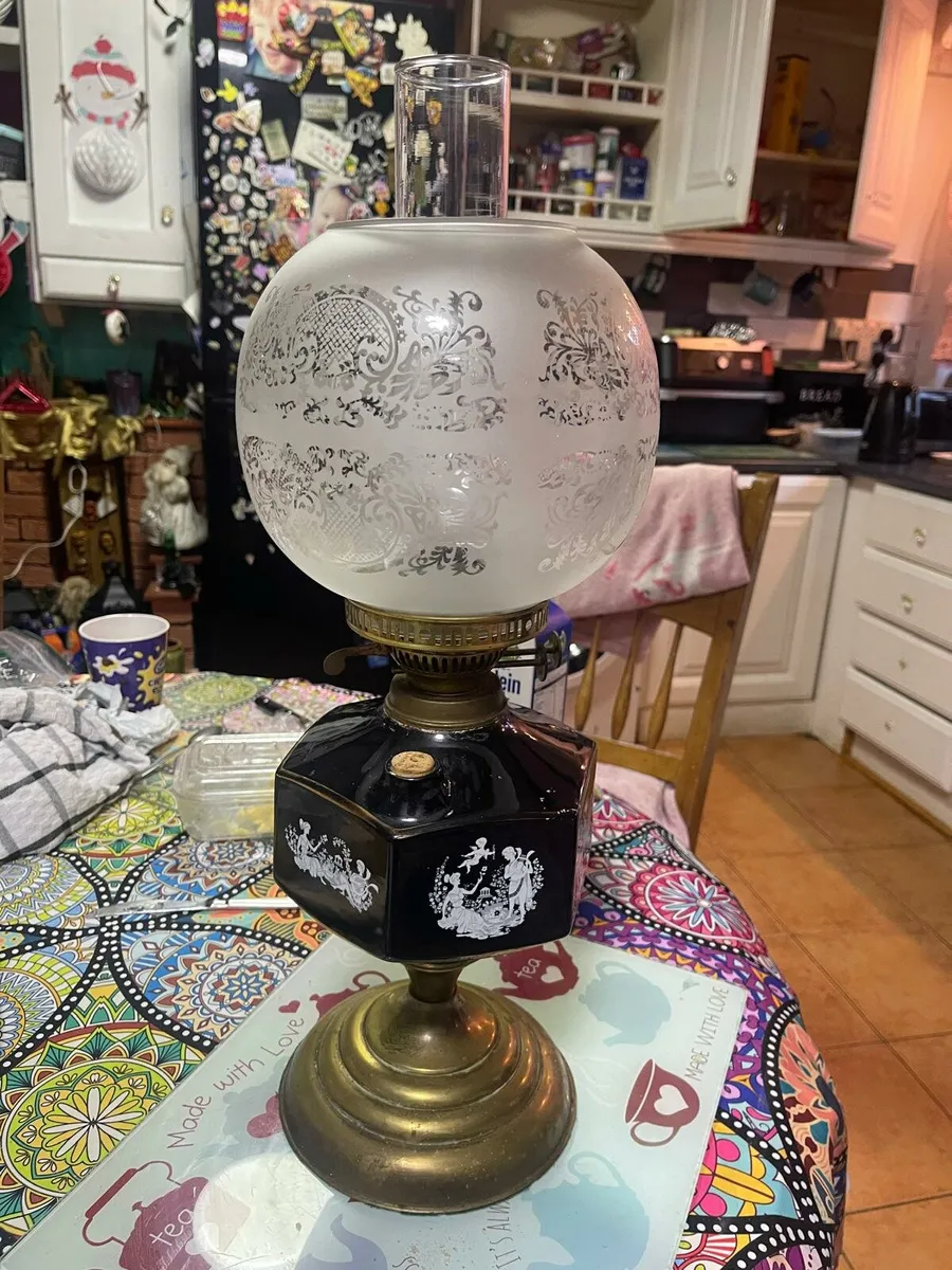 Victorian oil lamp - Image 3