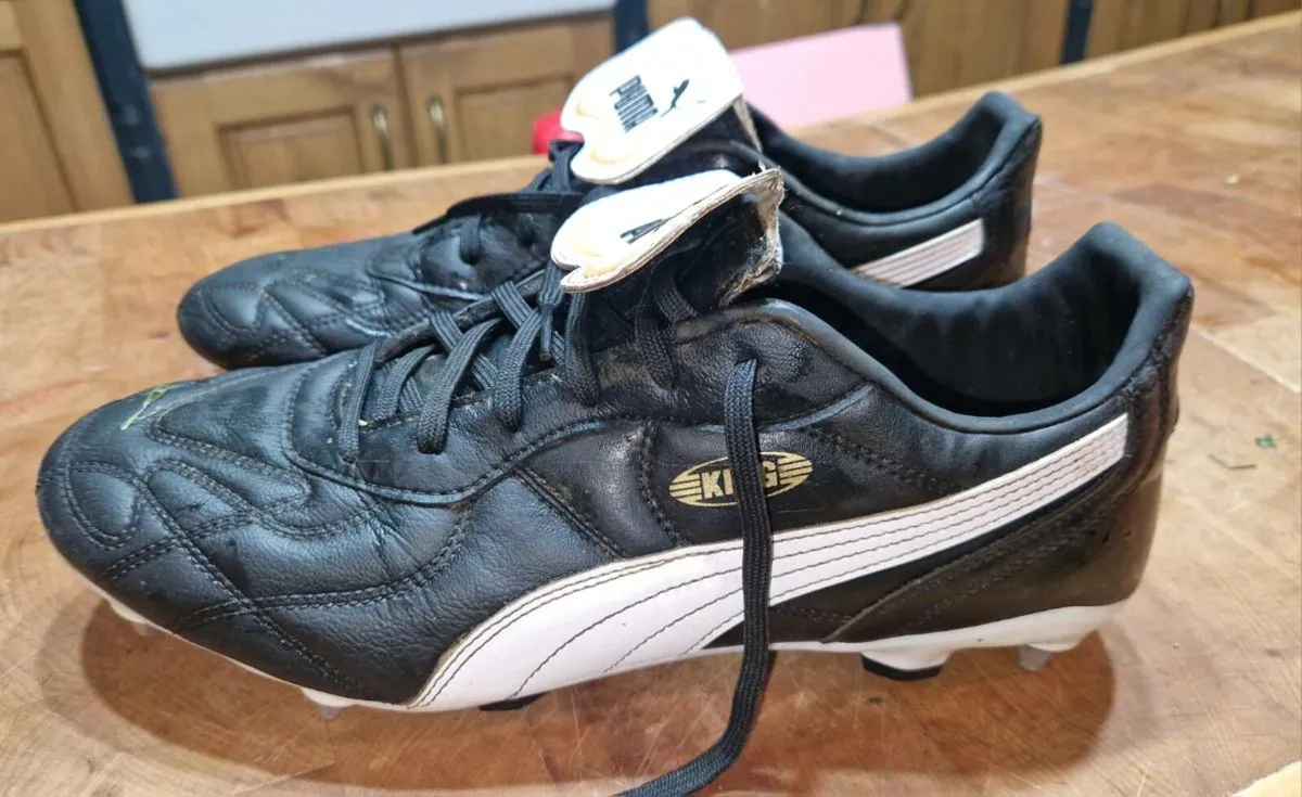 Puma King MxSG football boots 10.5 - Image 1
