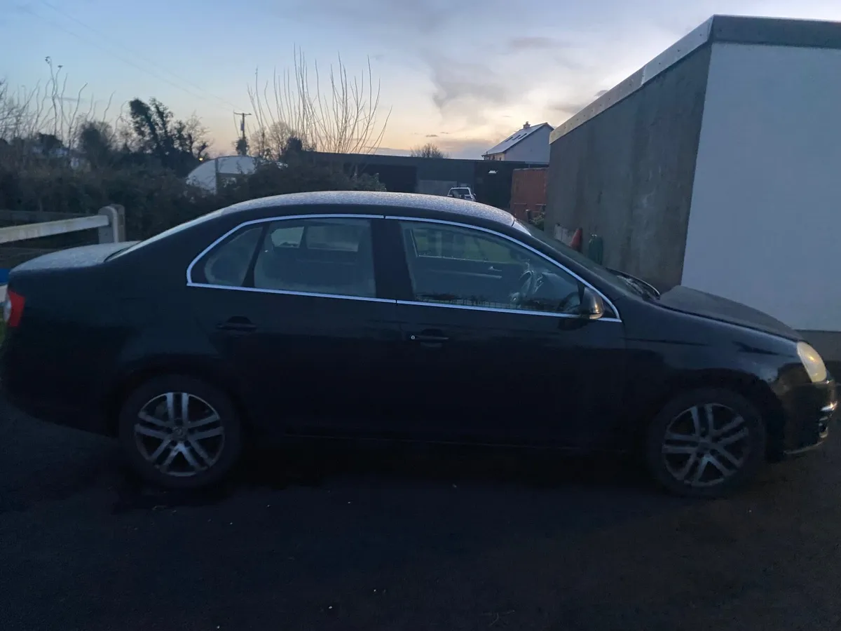 Volkswagen Jetta 2009 - Image 4