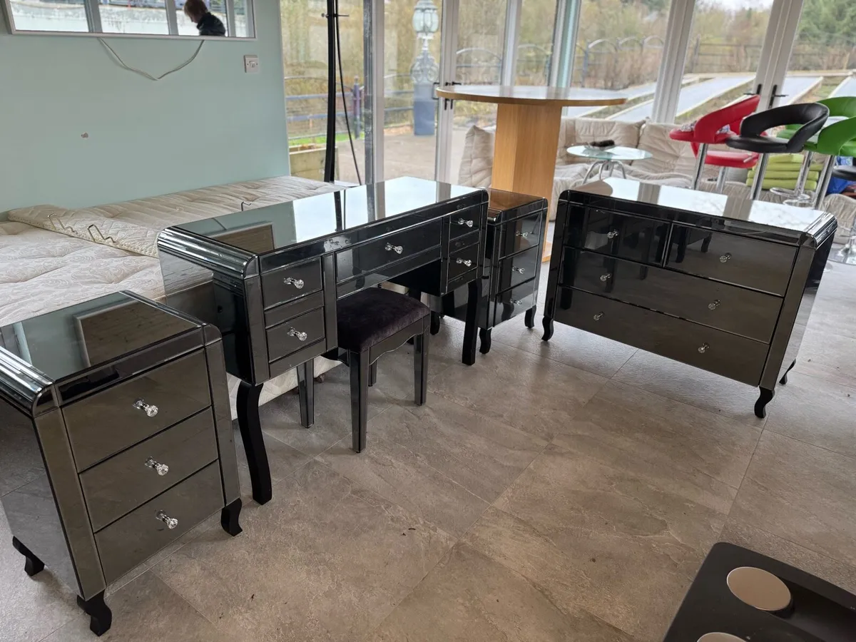 Mirrored bedroom set - Image 1