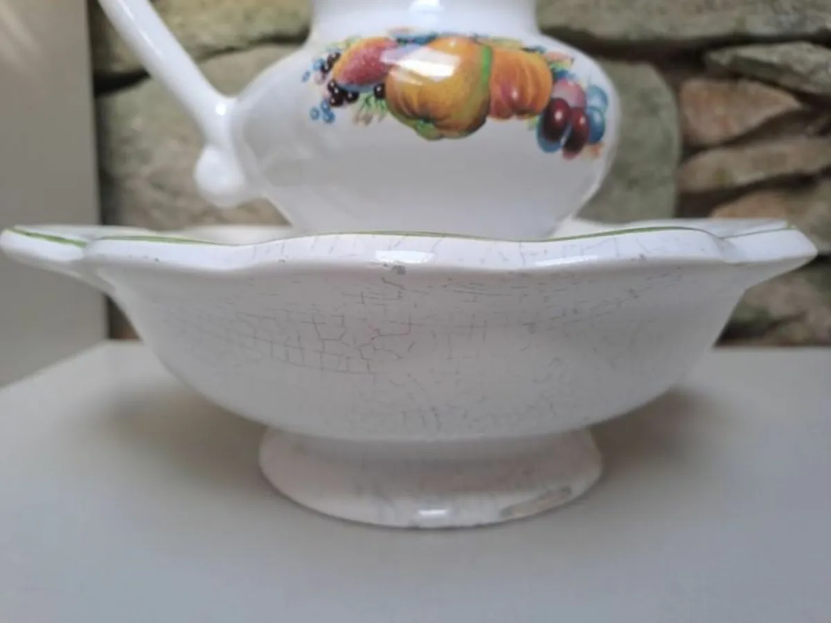 Vintage fruit jug and bowl - Image 2