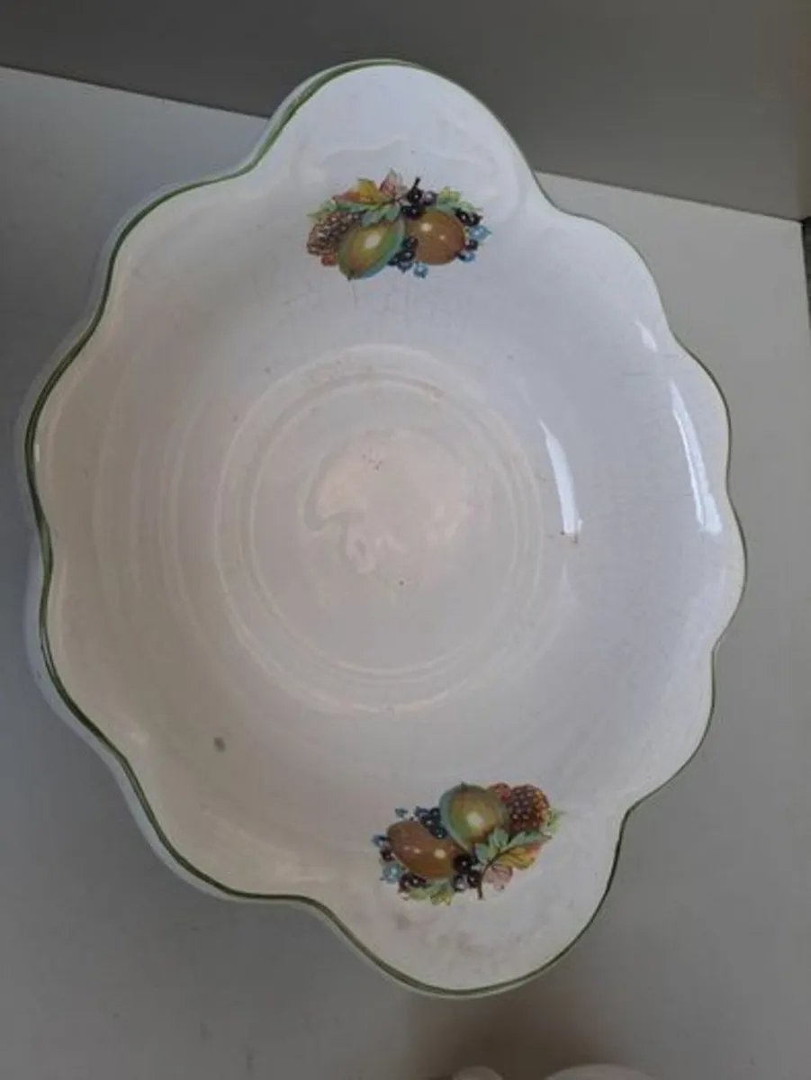 Vintage fruit jug and bowl - Image 3