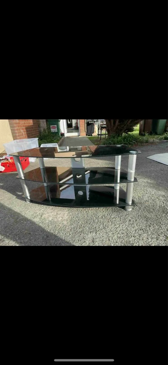 Glass tv unit - Image 1