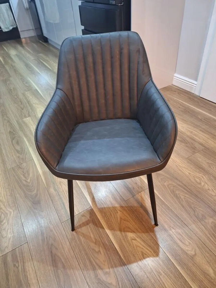 6 Dining room chairs