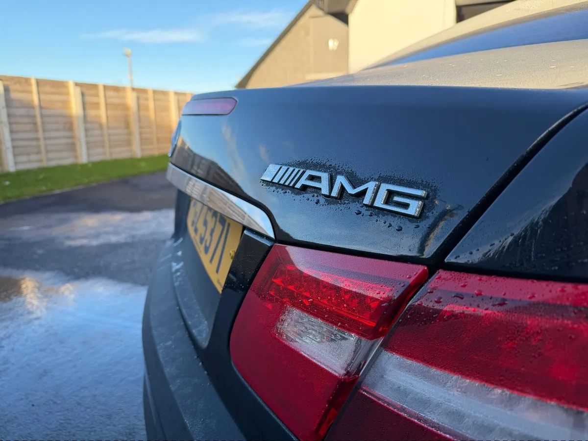 Mercedes-Benz E-Class 2012 - Image 2