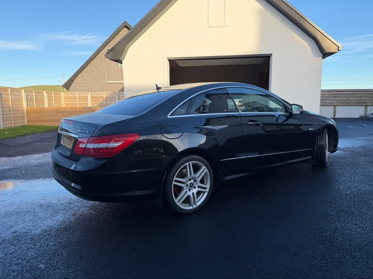 Mercedes-Benz E-Class 2012 - Image 4