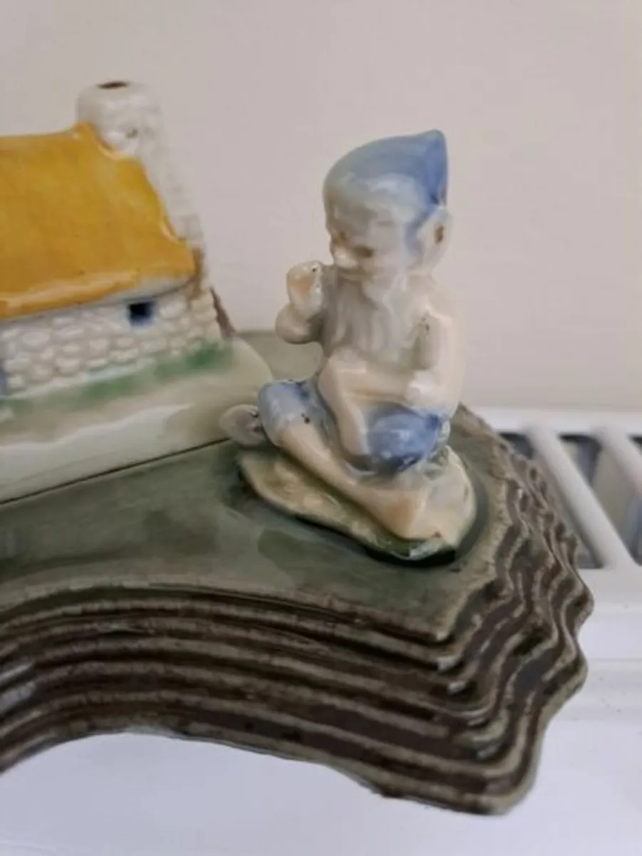 Vintage Shamrock Pottery leprechaun and cottage - Image 2