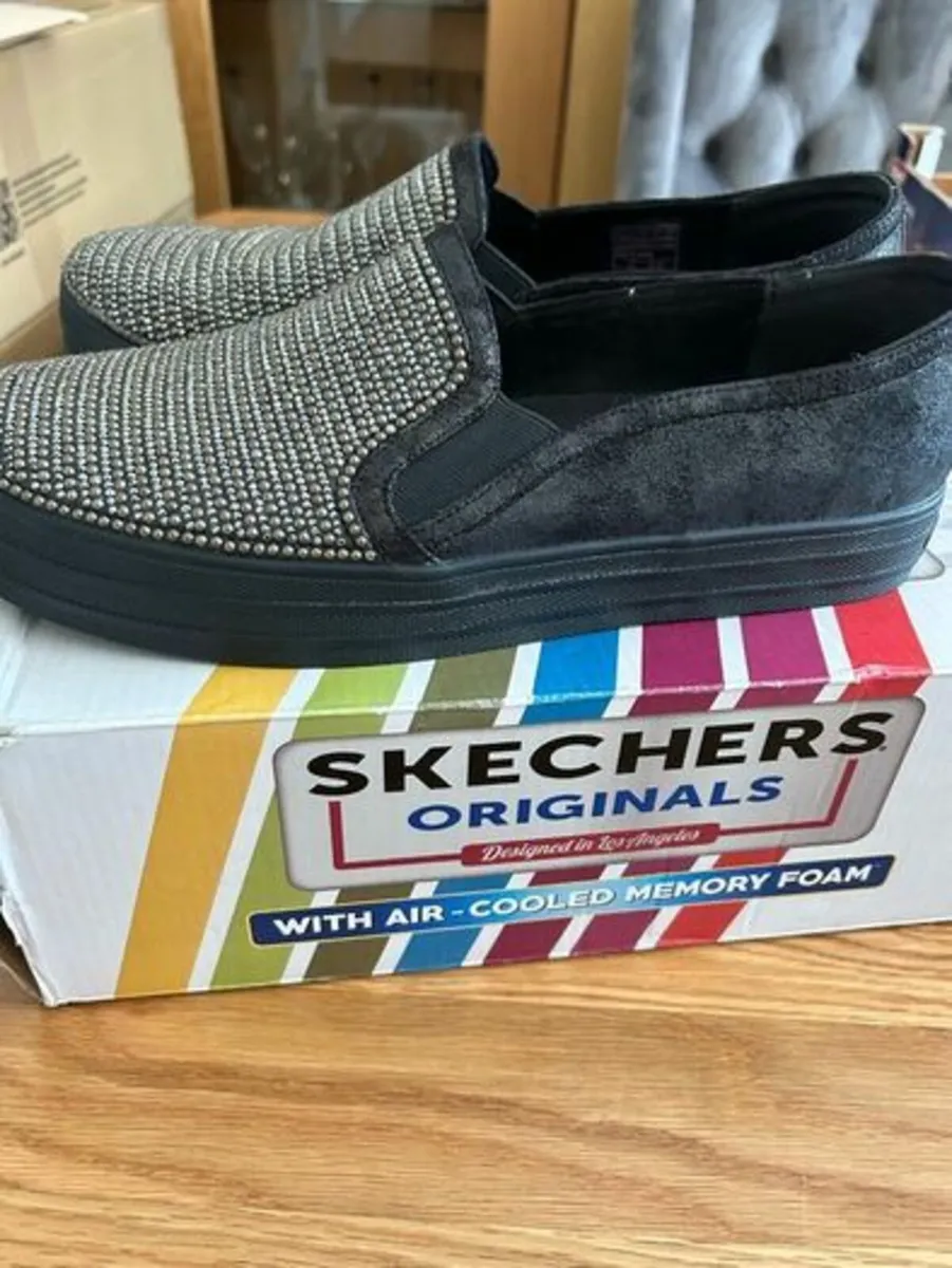 Sketchers womens memory foam shoes 40 eu 7UK New I - Image 1