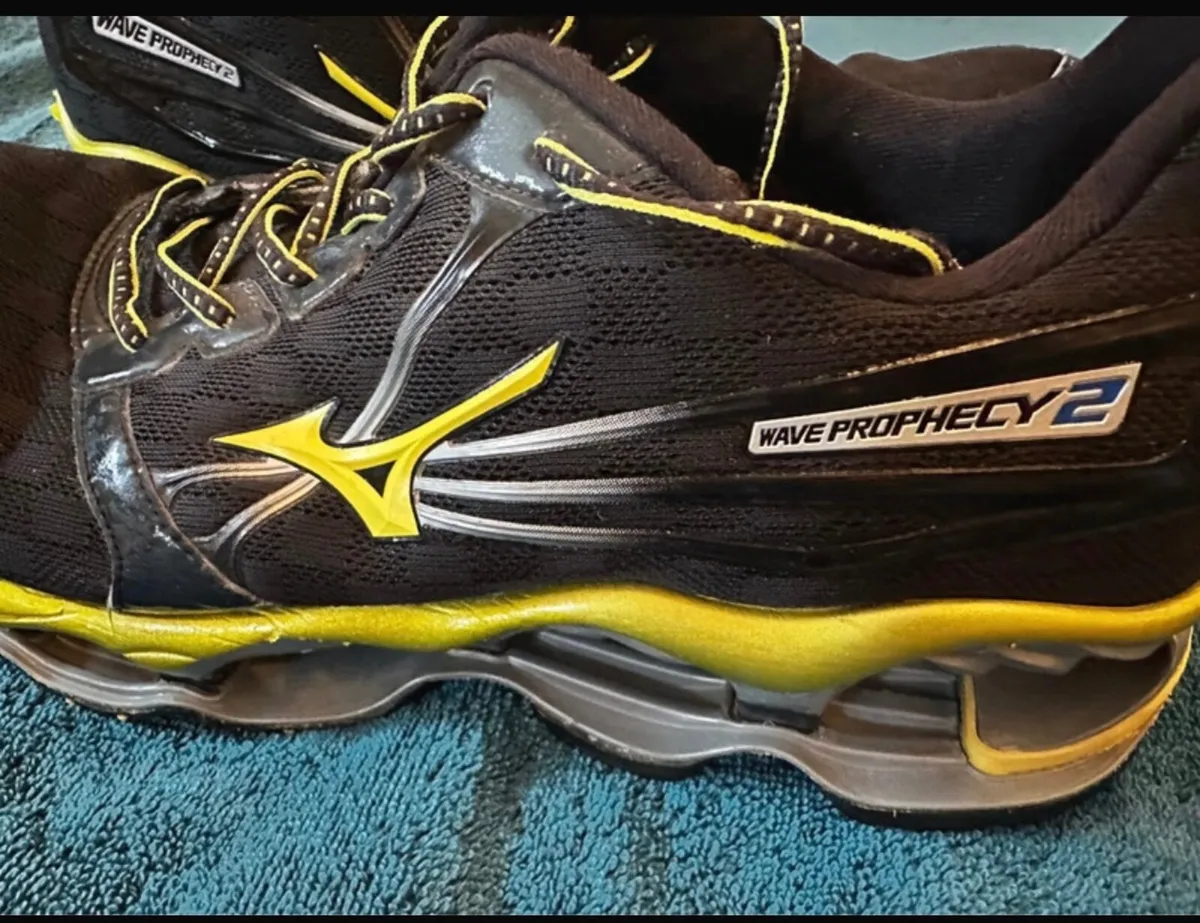 Mizuno Wave Prophecy 2 runners - Image 1