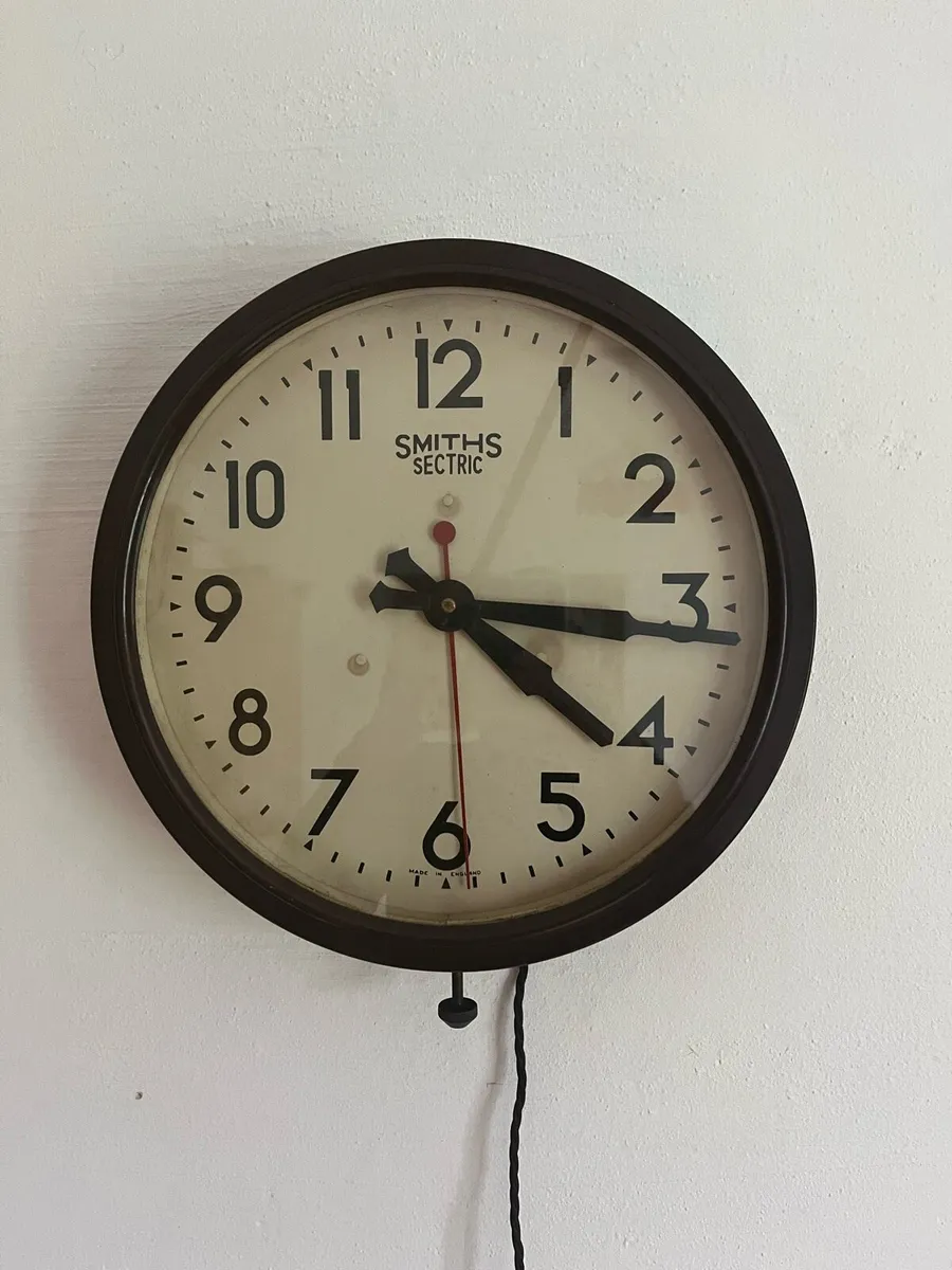 Smiths Sectric Clock - Image 1