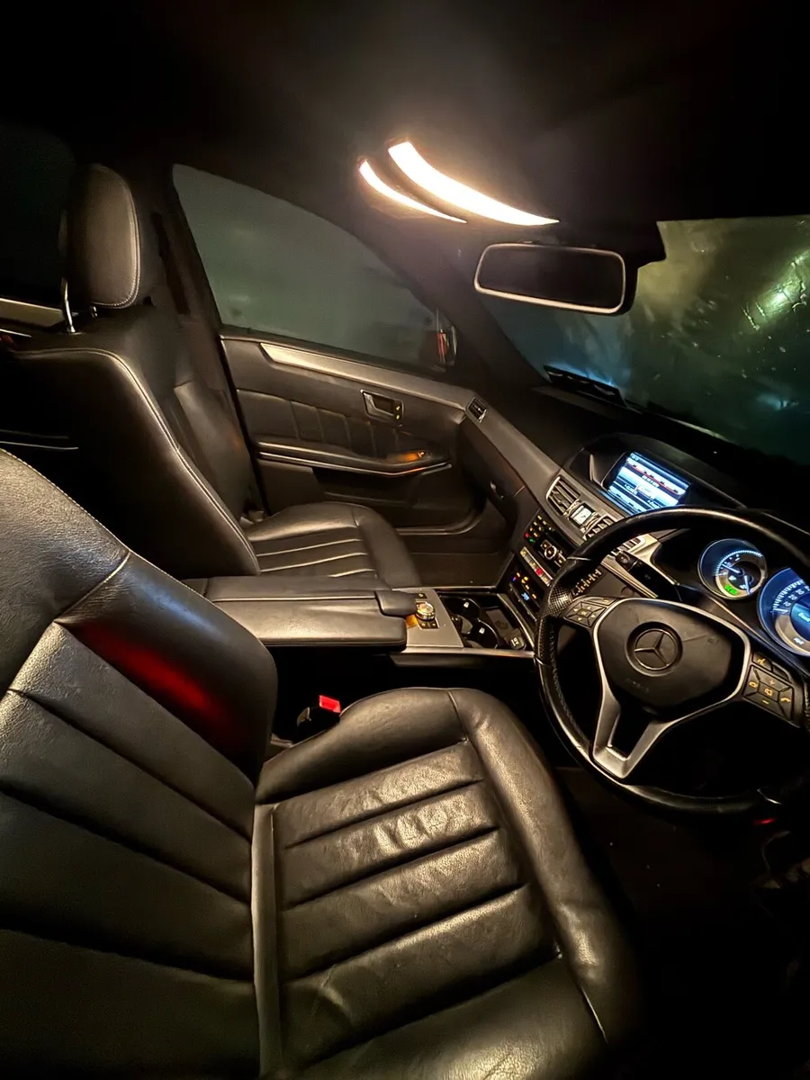 Mercedes-Benz E220 CDI - Image 4