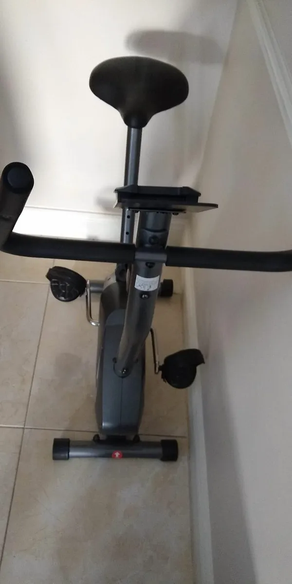 Exercise bike - Image 1