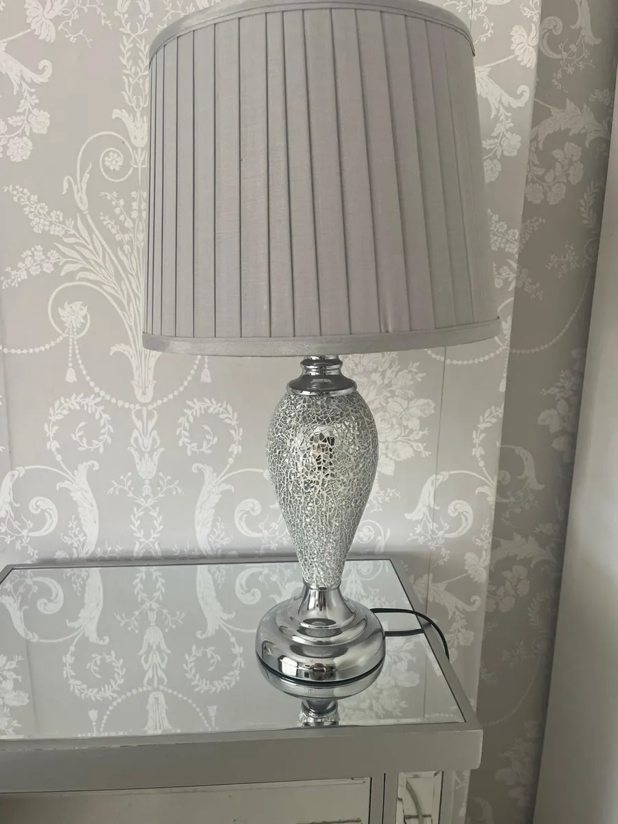 Bedside locker & Lamp - Image 3