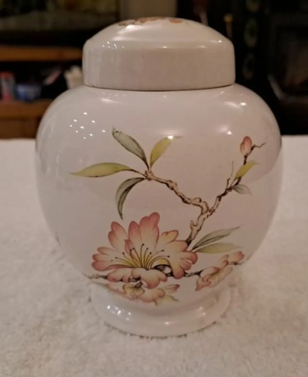 Vintage ginger jar - Image 1