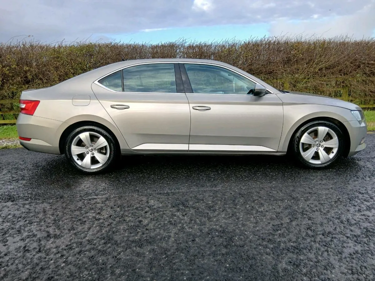 152 SKODA SUPERB AMBITION 2.0 TDI - Image 4