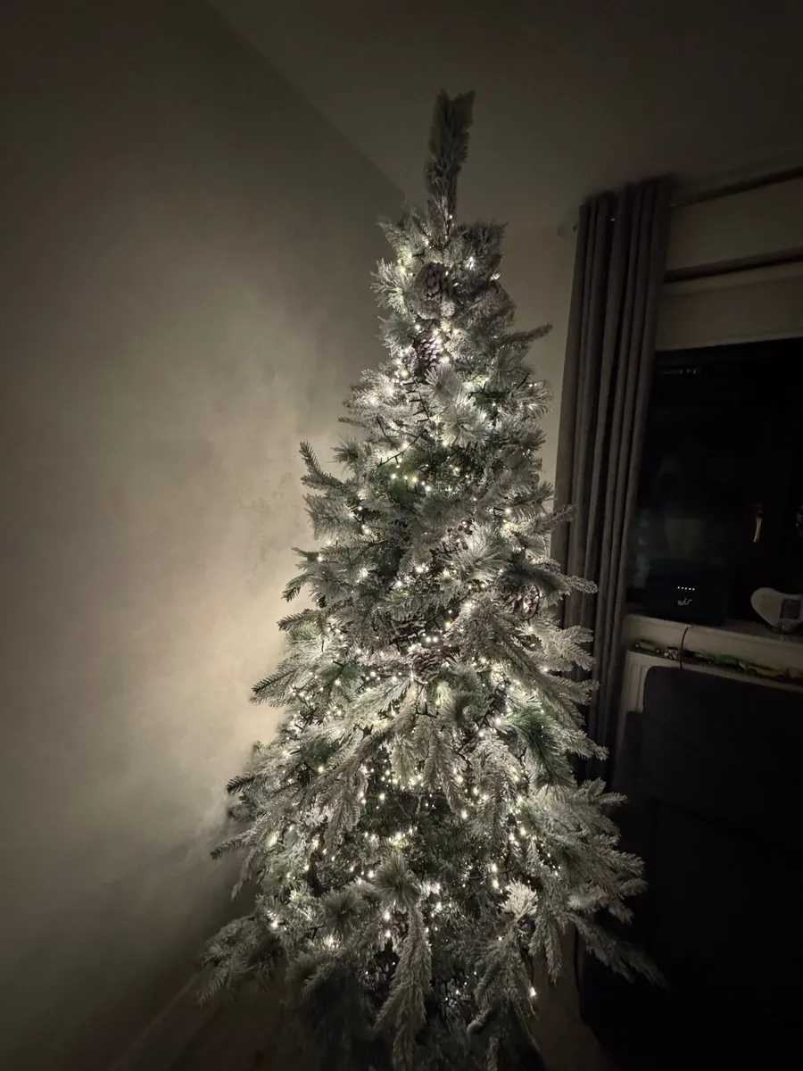 7ft snow flocked Christmas tree - Image 1