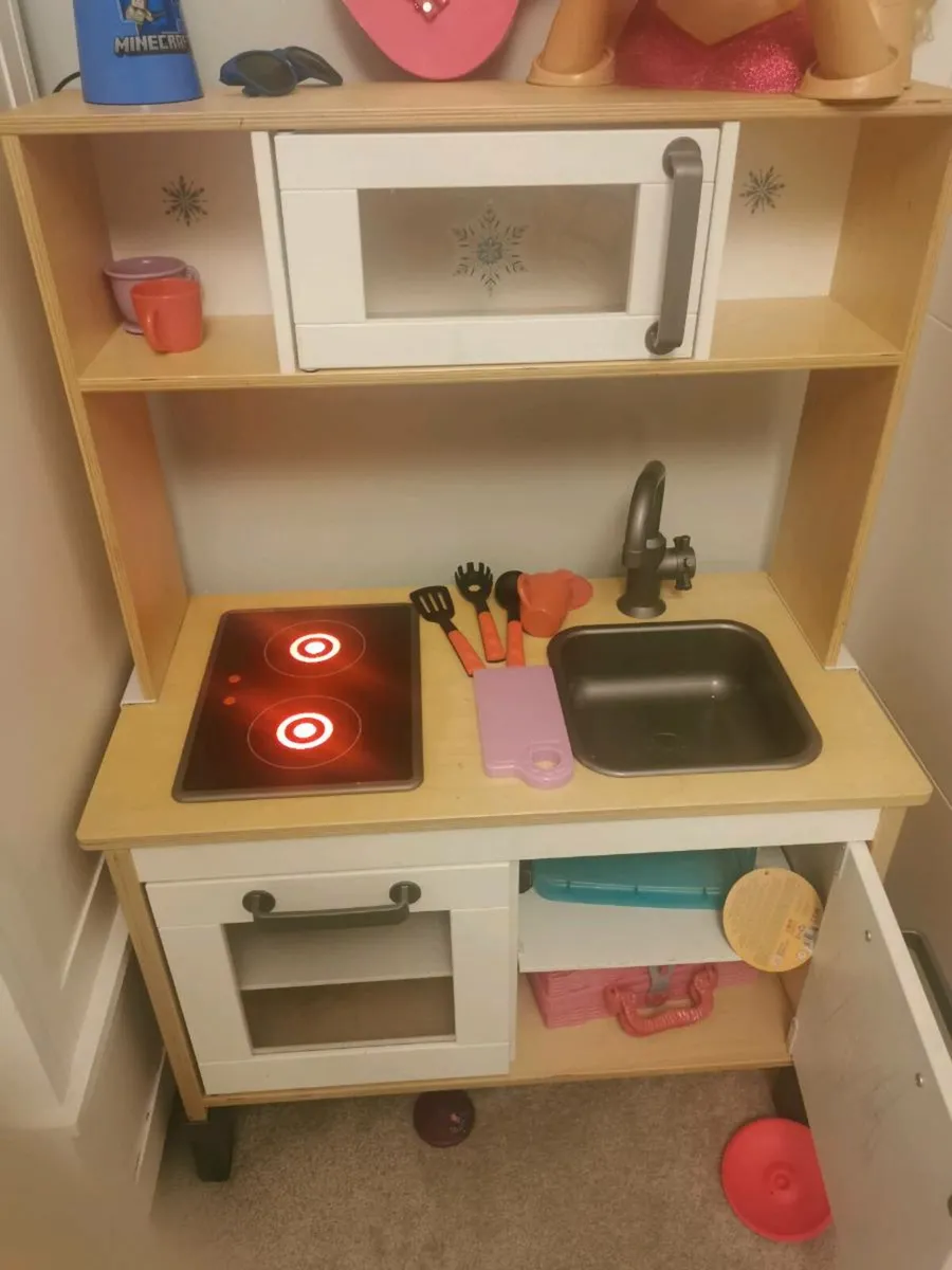 Ikea kitchen with table and chairs - FREE - Image 1