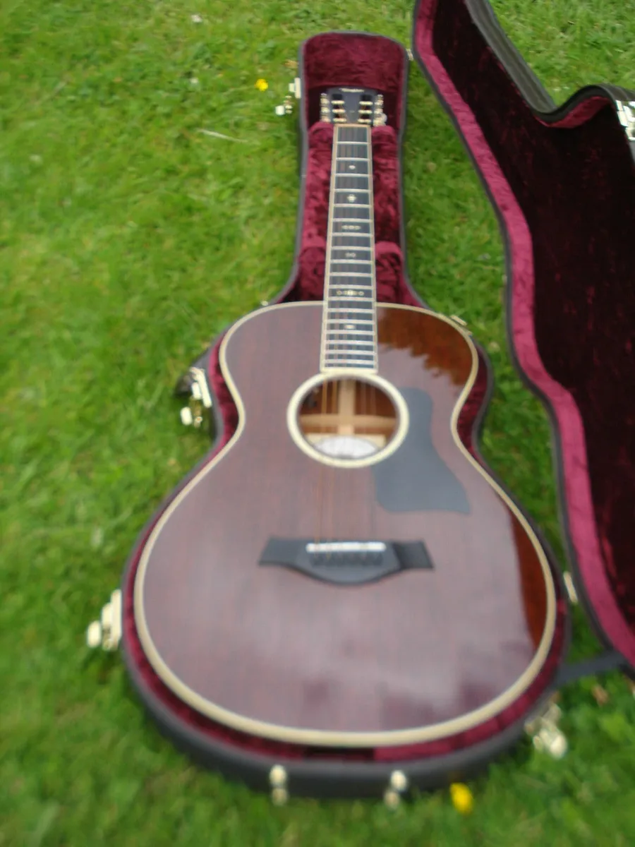 TAYLOR 522E FIRST ED 2013 GRAND CONCERT GUITAR. - Image 1