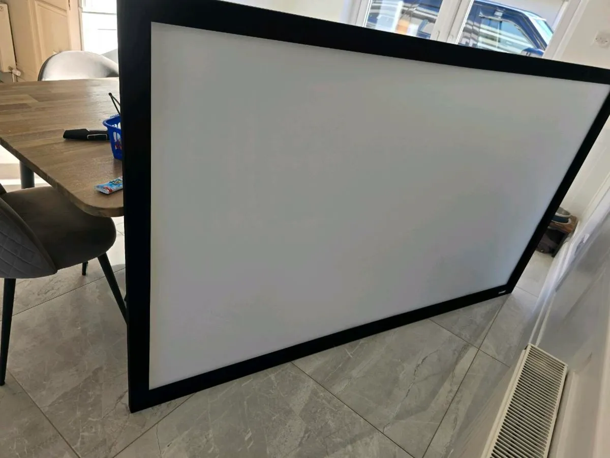 Large projector screen with frame - Image 2