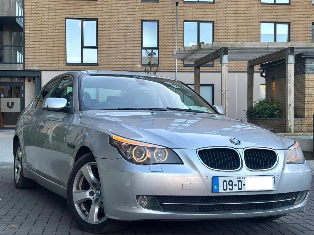 2009 BMW 520D AUTOMATIC - Image 1