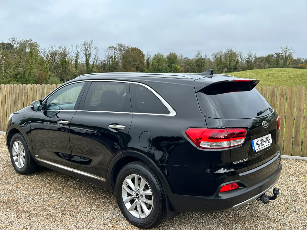 2015 Kia Sorrento Platinum 7 seater - Image 2