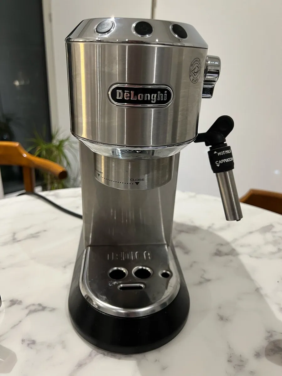 Delonghi Dedica coffee machine - Image 2