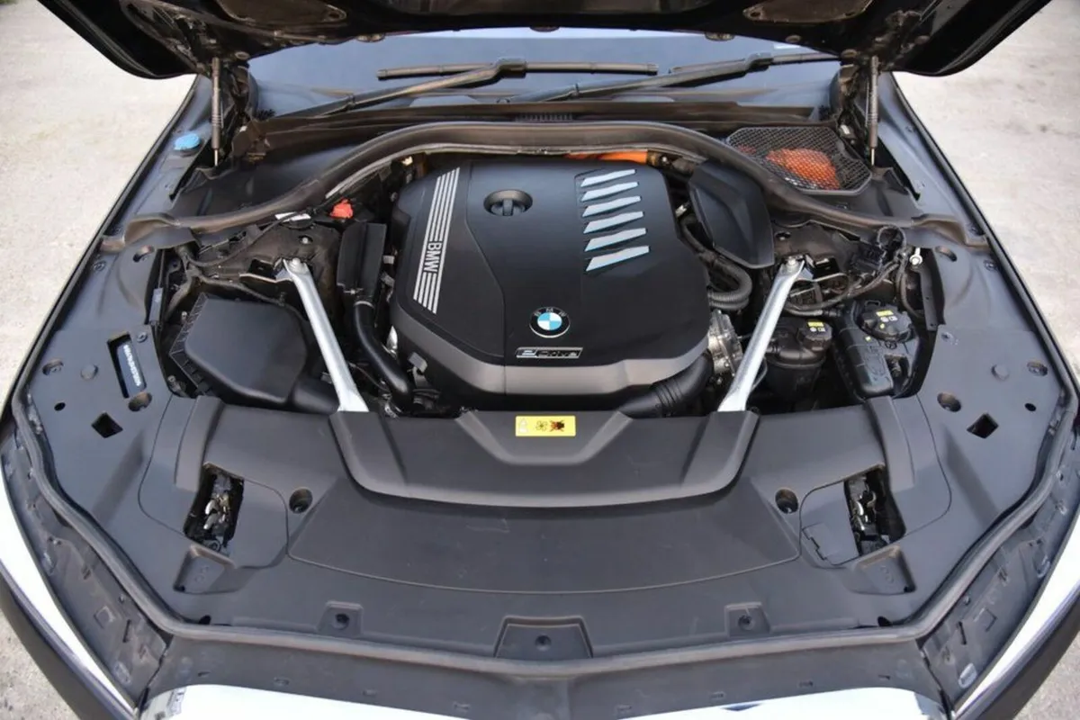 2021 (Oct) BMW 7 Series 745Le LWB Hybrid - Image 1