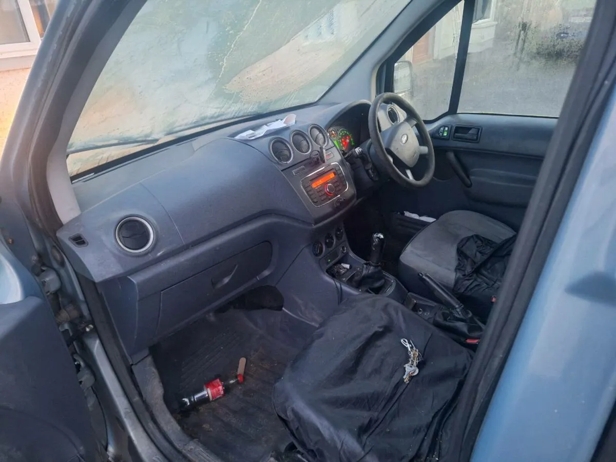 Ford Transit Connect - Image 2