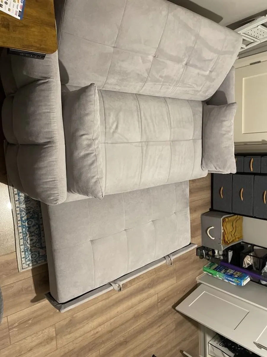 Fully Extendable Sofa/Couch bed in great condition - Image 3